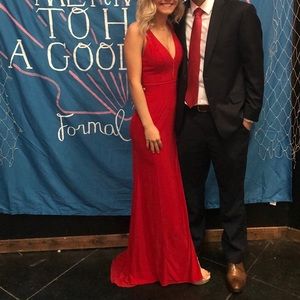 Red jersey Mac Duggal dress